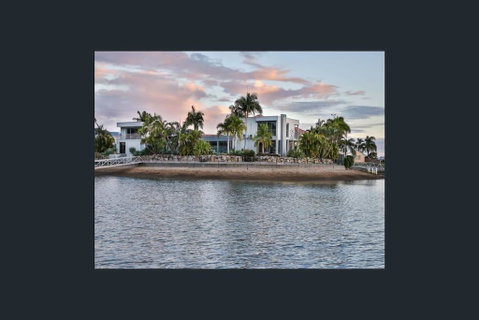 NewPort Dream Quiet Island - No Party - Airlie Beach Holiday 0