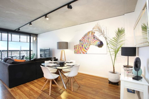 NGV Art Centre Retreat - StayCentral - Airlie Beach Holiday 0