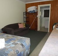 Oakridge Motel Tourist Park