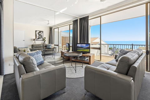 Ocean View Apartment 27 - Airlie Beach Holiday 0