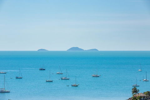 Ocean View Apartment 49 - Airlie Beach Holiday 0