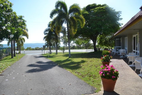 Ocean View Motel Bowen - Airlie Beach Holiday 2