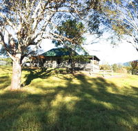 Old Schoolmaster's Cottage on the Barrington River - Airlie Beach Holiday
