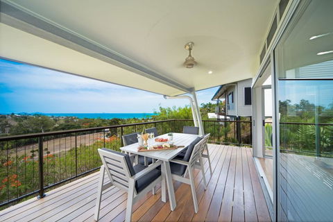 Oleander Holiday Home - Airlie Beach - Airlie Beach Holiday 1