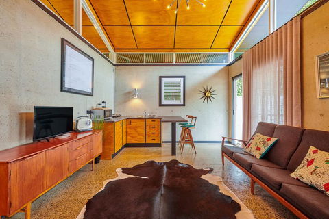 Palm Springs Suite - Airlie Beach Holiday 3