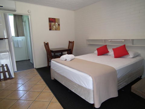 Paradise Motel - Airlie Beach Holiday 1