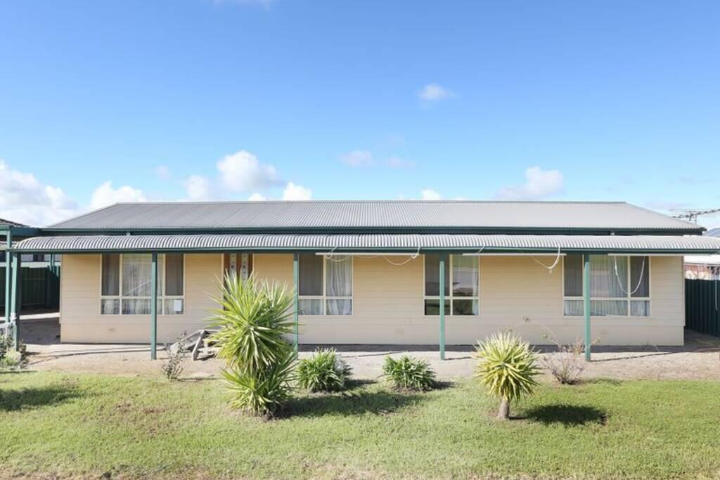 Wauraltee SA Airlie Beach Holiday