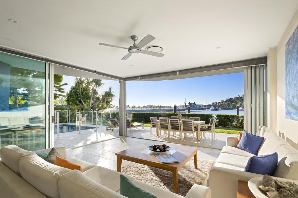 Whitsundays QLD Airlie Beach Holiday