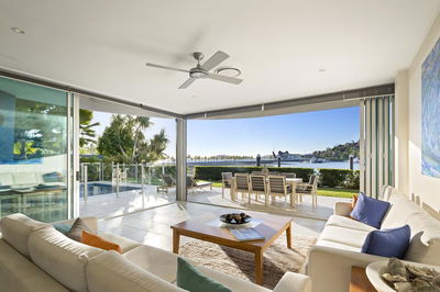 Pavillion 17 - Waterfront Spacious 4 Bedroom With Own Inground Pool And Golf Buggy