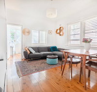 Picturesque Bellevue Hill 2BR Apt. Courtyard - Airlie Beach Holiday