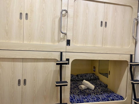 Pod Bed Coogee Beachside - Airlie Beach Holiday 1