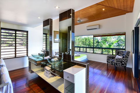 Point Blue On Hamilton Island - Airlie Beach Holiday 3