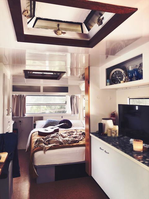 Poppy Luxe Caravan In The Byron Bay Hinterland - Airlie Beach Holiday 3
