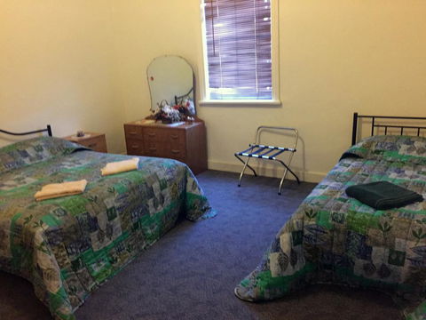 Port Wakefield Cottages - Airlie Beach Holiday 1