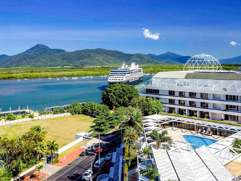 Pullman Reef Hotel Casino - Airlie Beach Holiday 1