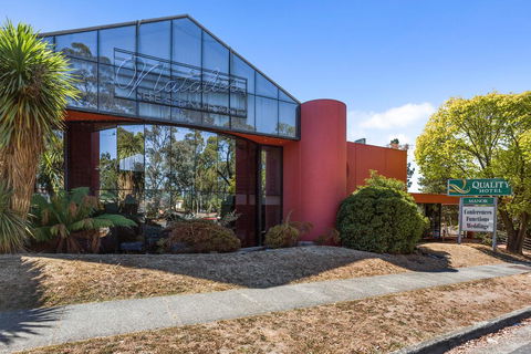 Quality Hotel Manor - Airlie Beach Holiday 0