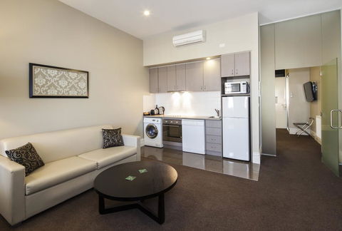 Quality Inn The George Hotel Ballarat - Airlie Beach Holiday 2