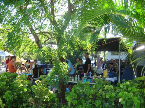 Queens Beach Tourist Village - Airlie Beach Holiday 1