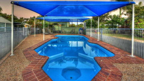 Queens Beach Tourist Village - Airlie Beach Holiday 0