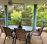 Quiet North Parra Apartment Rooms across from Park - Airlie Beach Holiday