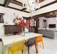 Ravenswood - Luxurious spacious 4 Br walk to Clovelly Beach - Airlie Beach Holiday