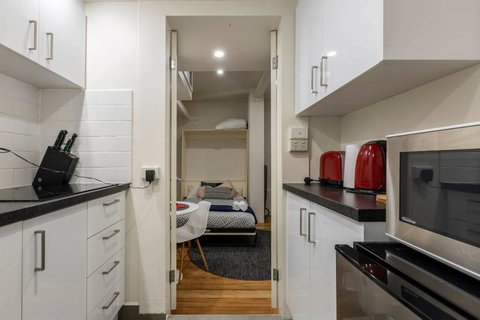 Readyset Studios On Anthony - Airlie Beach Holiday 2