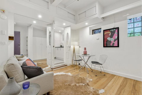 Readyset Studios On Anthony - Airlie Beach Holiday 0