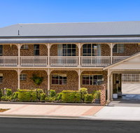 Richmond Motor Inn - Airlie Beach Holiday