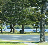 River Breeze 60 Wooli Street Yamba. Linen - Unlimited Wi-Fi Just listed. - Airlie Beach Holiday