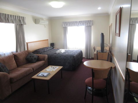Riviera Executive Suites - Airlie Beach Holiday 1