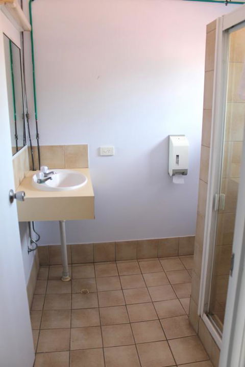 Rocky Glen Hotel Motel Gladstone - Airlie Beach Holiday 3