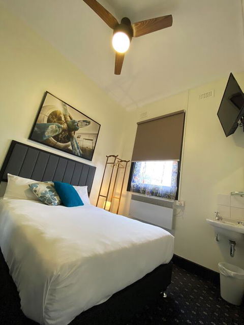 Rooms At Carboni's - Airlie Beach Holiday 3