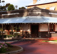 Rose  Crown Hotel - Airlie Beach Holiday