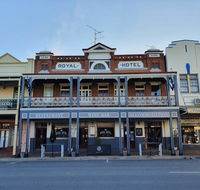 Royal Hotel - Airlie Beach Holiday