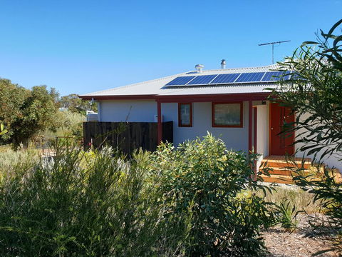 Samphire: Coorong Accommodation - Airlie Beach Holiday 1