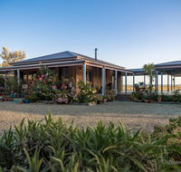 SanctuaryWaratah - Airlie Beach Holiday