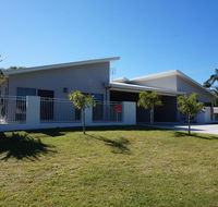 Seadaze 1 - Rainbow Beach Gorgeous unit close to the beach Aircon Pool