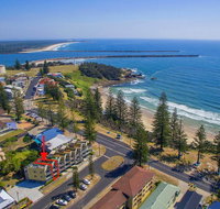 Seaspray Unit 7 straight across the road from Main Beach Yamba - Airlie Beach Holiday