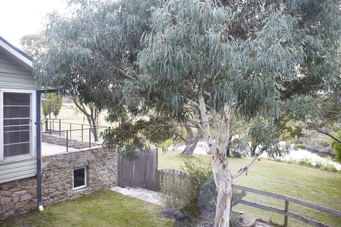 Second Flat Retreat - Airlie Beach Holiday 1