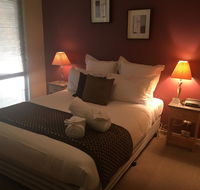 Self Isolate Sunken Spa Quiet 1 BR Cottage in Otway Ranges - Airlie Beach Holiday