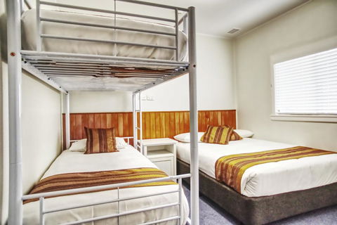 Selwyn Star Lodge - Airlie Beach Holiday 3