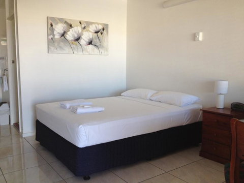 Shell Motel (Pearly Shell Motel) - Airlie Beach Holiday 2