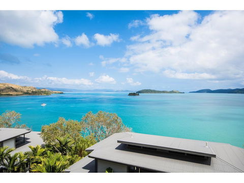 Shorelines 31 - Hamilton Island - Airlie Beach Holiday 1