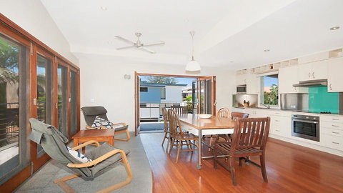 Siesta - Lennox Head - Airlie Beach Holiday 2