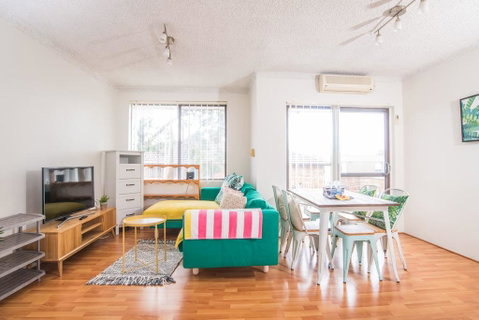 SIMPLE COMFORT! 2bed1bath Unit In Meadowbank - Airlie Beach Holiday 0