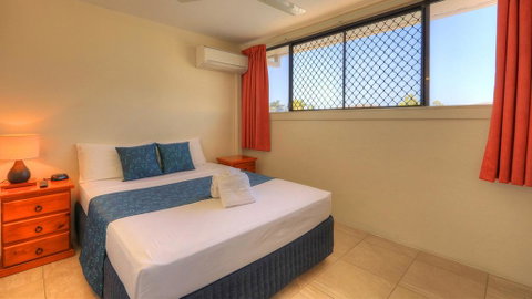 Sky View Units Bowen - Airlie Beach Holiday 1