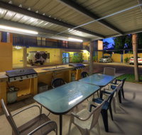 Sky View Units Bowen - Airlie Beach Holiday