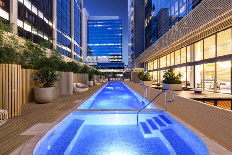 SKYE Hotel Suites Parramatta - Airlie Beach Holiday 2