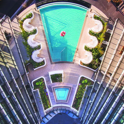 SKYE Suites Green Square - Airlie Beach Holiday 3