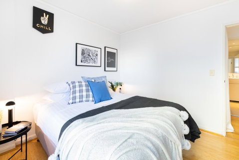 Sleek Modern Apartment Close To Everything - Airlie Beach Holiday 1